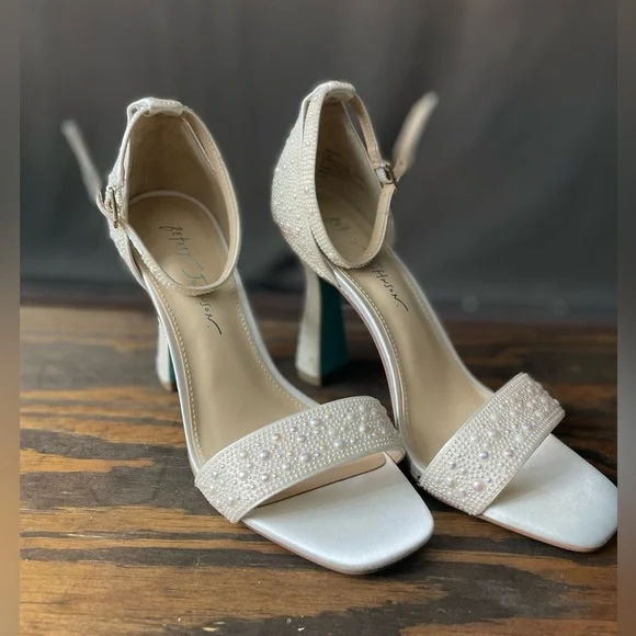 Betsey Johnson | Shoes | Betsey Johnson Womens Dani Heeled